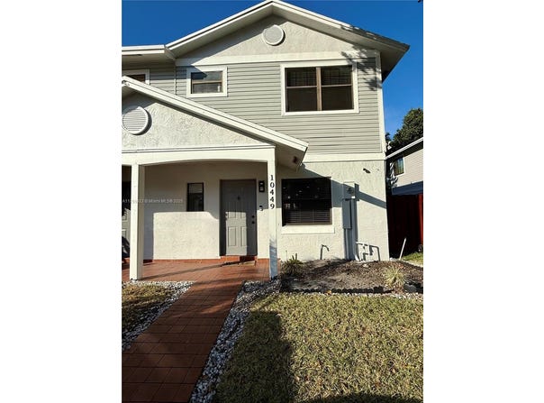 10449 NW 6th St, Pembroke Pines, FL 33026