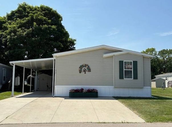 472 Flamingo St, Rochester Hills, MI 48309
