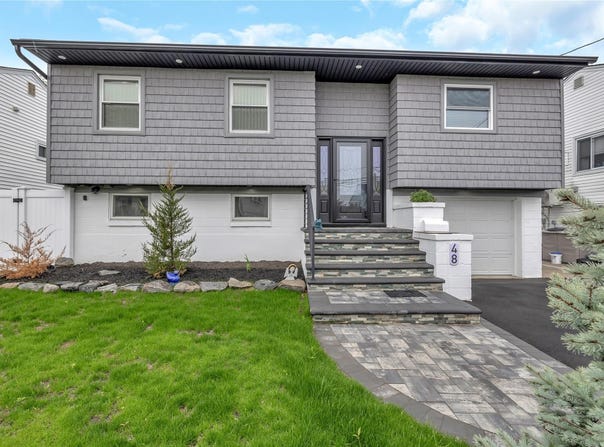 48 E 2nd Street, Freeport, NY 11520