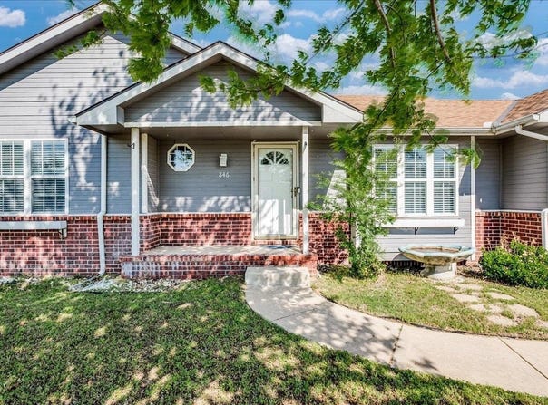 846 E Karla Ct, Haysville, KS 67060