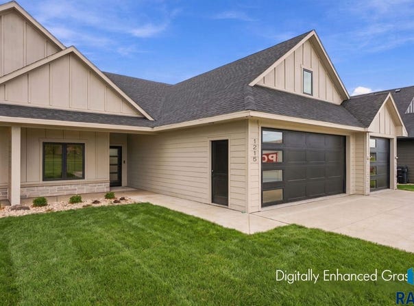 1225 E Thompson Pl, Tea, SD 57064
