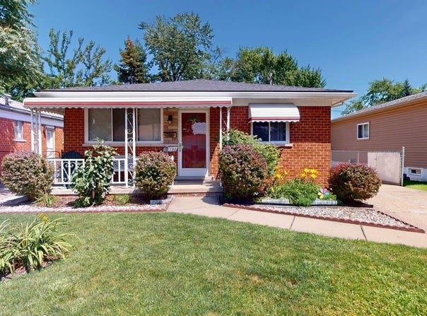 22792 Cushing, Eastpointe, MI 48021