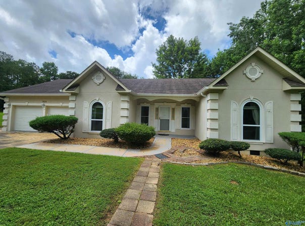 304 Honeysuckle Drive, Winfield, AL 35564