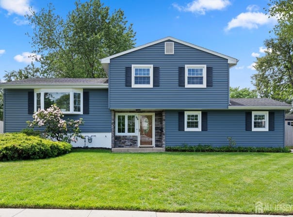 66 Creighton Circle, Old Bridge, NJ 08857