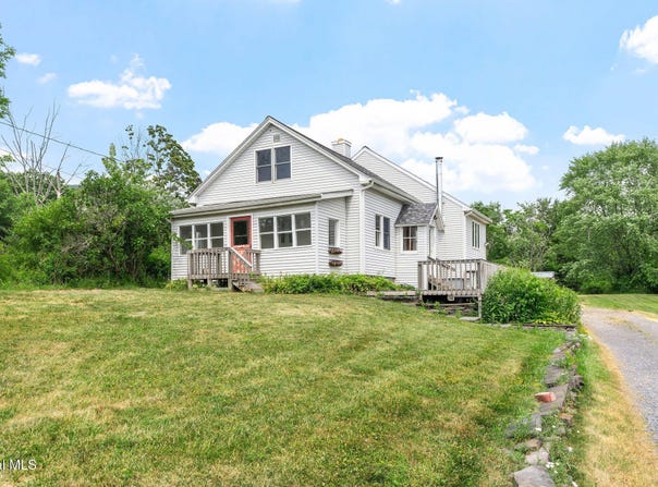 34 Old New Salem Road, New Scotland, NY 12186
