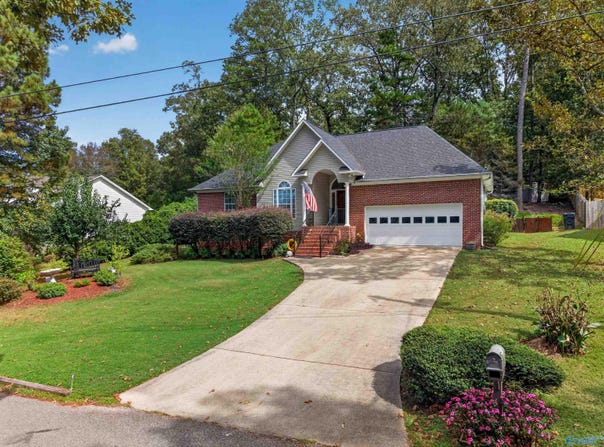 1261 Holiday Drive, Southside, AL 35907