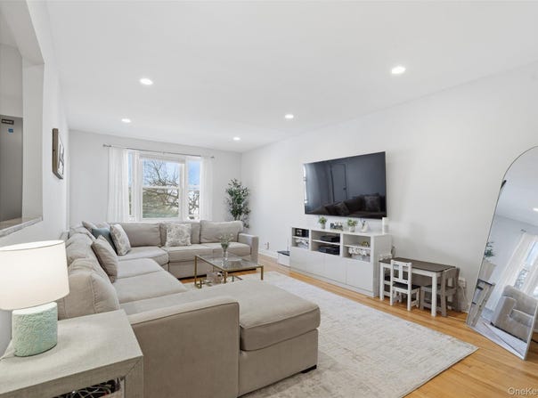 101 Old Mamaroneck Road, White Plains, NY 10605
