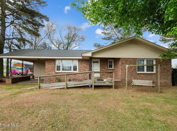 2042 Pinetops-Crisp Road, Pinetops, NC 27864