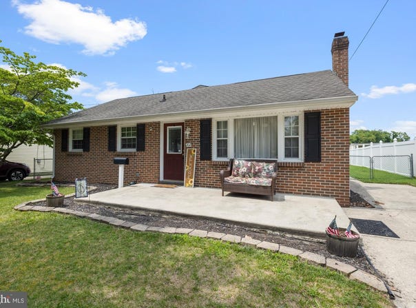 202 HUNTERDON AVENUE, SEWELL, NJ 08080