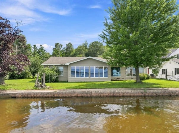 5403 E M-55, CADILLAC, MI 49601