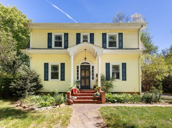 908 WOODROW AVE, WAYNESBORO, VA 22980