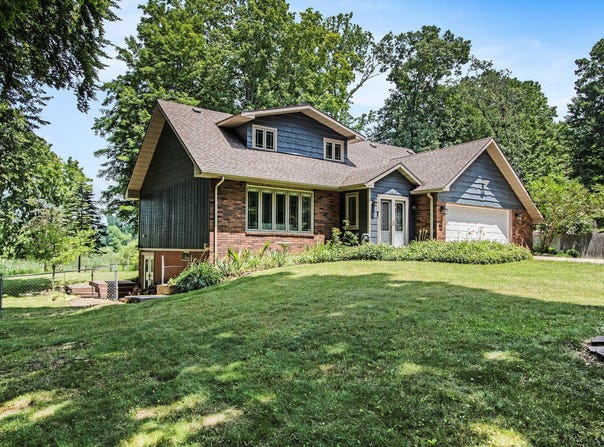 2569 Ridgewood Trail, Berrien Springs, MI 49103