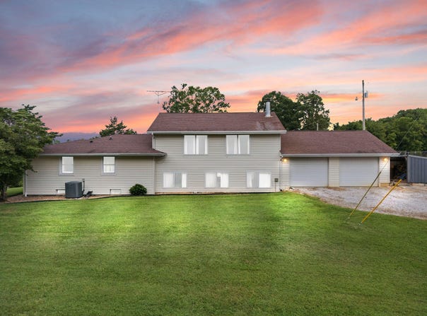 283 Walter McDaniel Rd Road, East Bernstadt, KY 40729