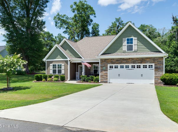 106 Chimney Landing Drive, Rocky Point, NC 28457