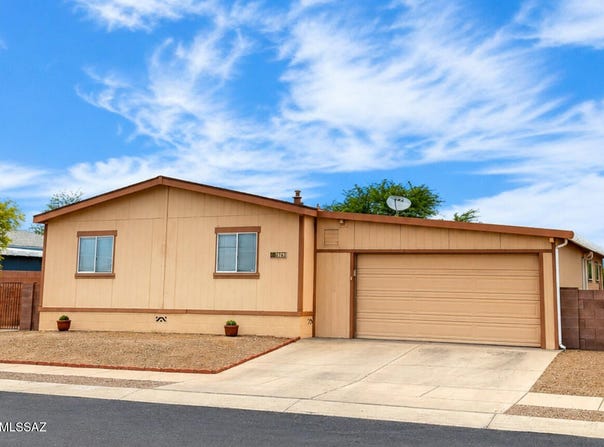 6061 E Thunder River Drive, Tucson, AZ 85756