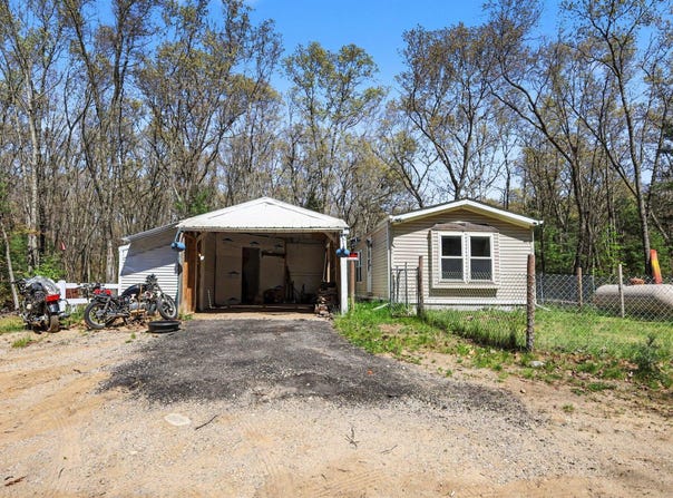 1005 Sharps Road, Pullman, MI 49450