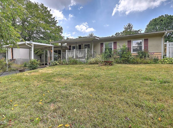 1320 West Lynwood Circle, Johnson City, TN 37604