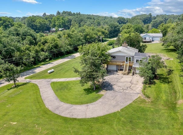 E4138 Pierce Road, La Valle, WI 53941