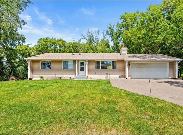 2200 Horizon Road, Burnsville, MN 55337
