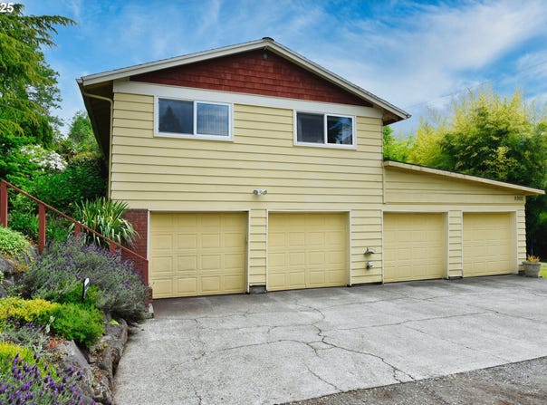 8302 SW 65TH AVE, Portland, OR 97219