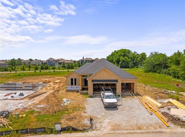 25013 W 90th Terrace, Lenexa, KS 66227