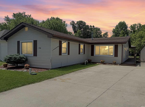 7760 S 140 E Witmer Lake, Wolcottville, IN 46795-9000