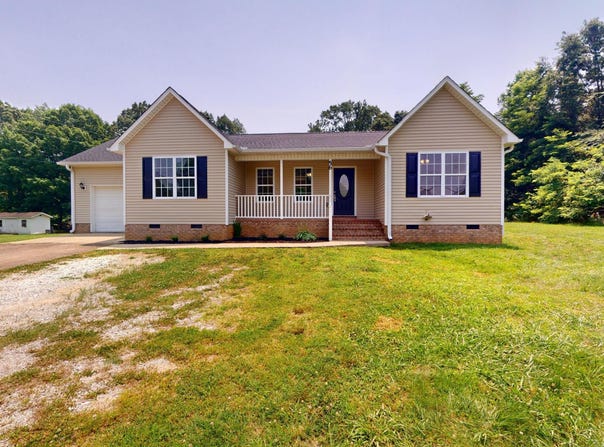 56 Bradford Highway, Trenton, TN 38382