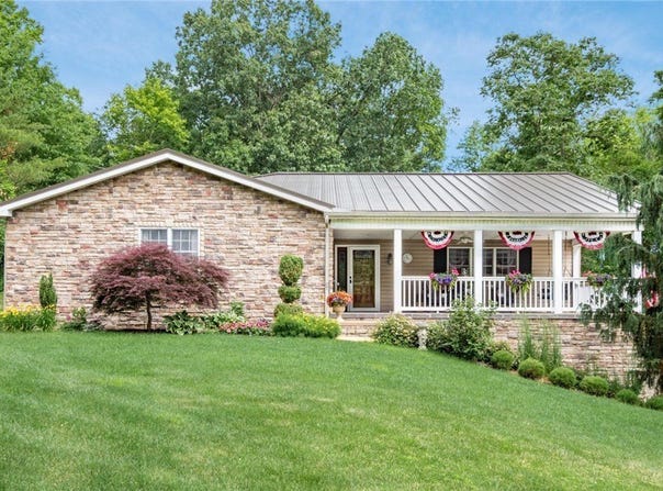 8 Manor Drive, Cambridge, OH 43725