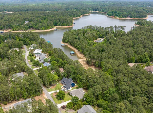 125 Lake Ridge Drive, McCormick, SC 29835
