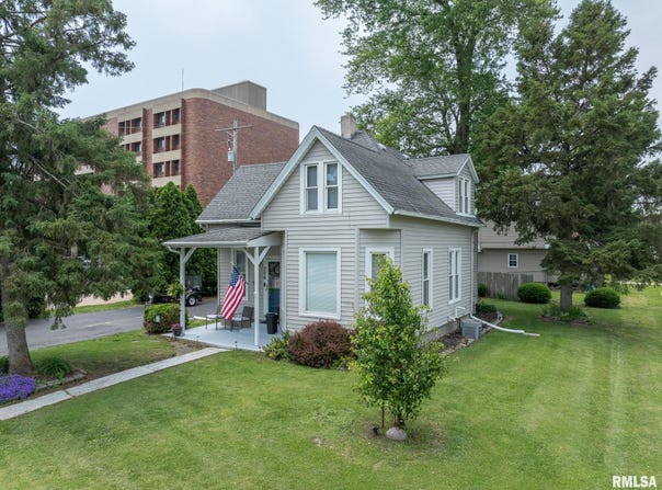 306 N JEFFERSON Street, Abingdon, IL 61410
