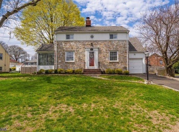 768 Fairway Dr, Union Twp., NJ 07083-8712
