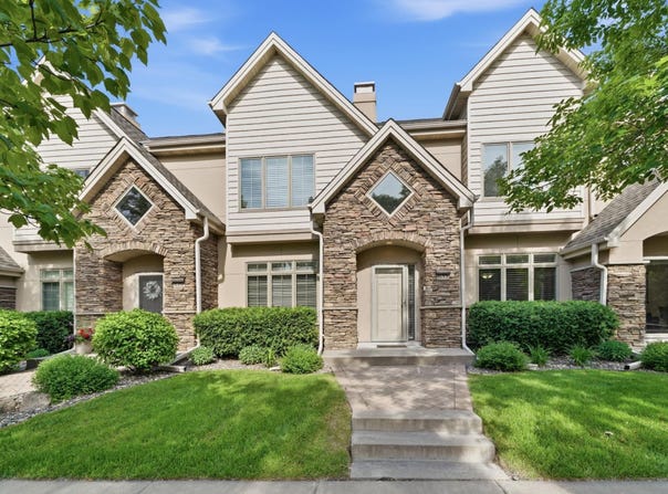 635 Willoughby Way W, Minnetonka, MN 55305