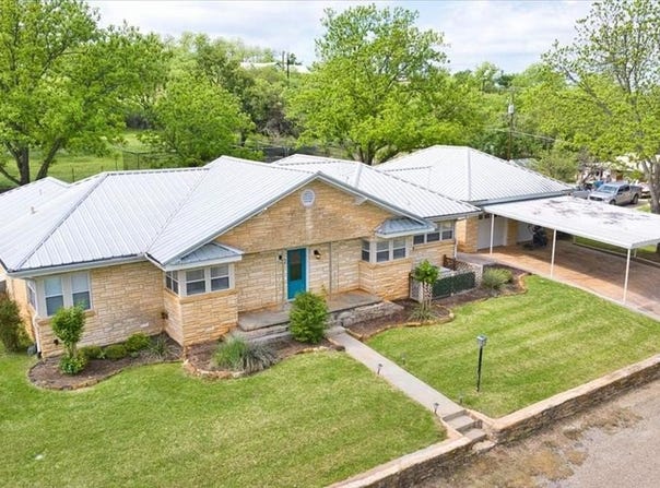 217 Wilson Ave, Mason, TX 76856