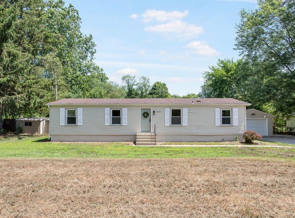 54351 67 1/2 Street, Hartford, MI 49057