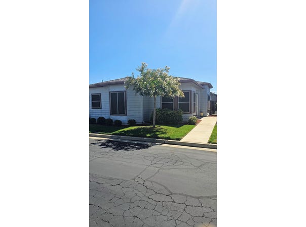 4612 S Linda Vista Street, Visalia, CA 93277