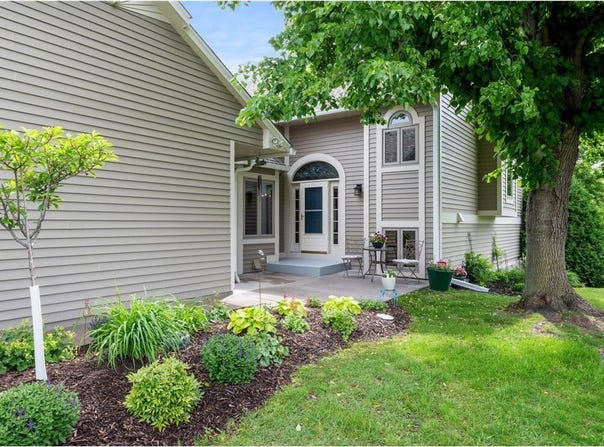 4540 Niagara Lane N, Plymouth, MN 55446