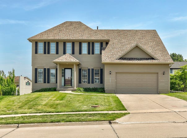 8004 Wilden Drive, Urbandale, IA 50322