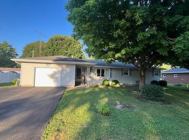 212 N Wisconsin, Atwood, IL 61913
