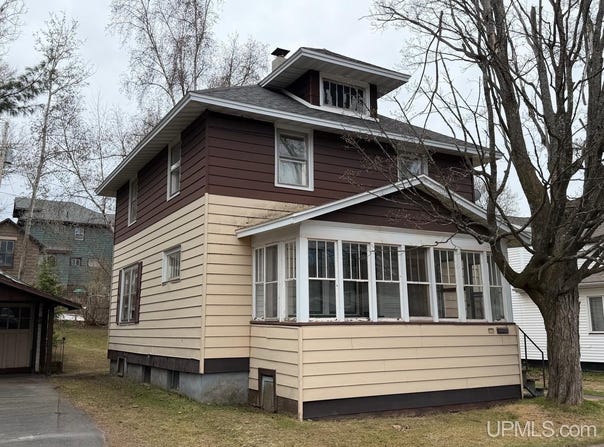 622 E Empire Street, Ishpeming, MI 49849-1624