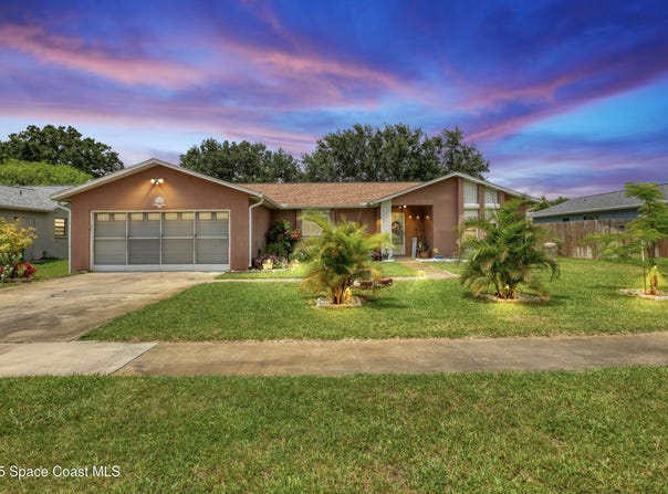 178 Cinnamon Lake Circle, Melbourne, FL 32901