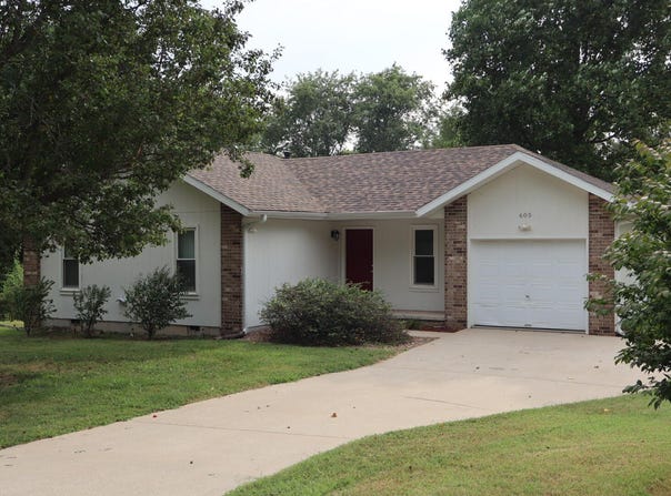 605 Daniel Lane, Willard, MO 65781