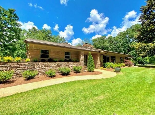 2430 Lawndale, Tupelo, MS 38801