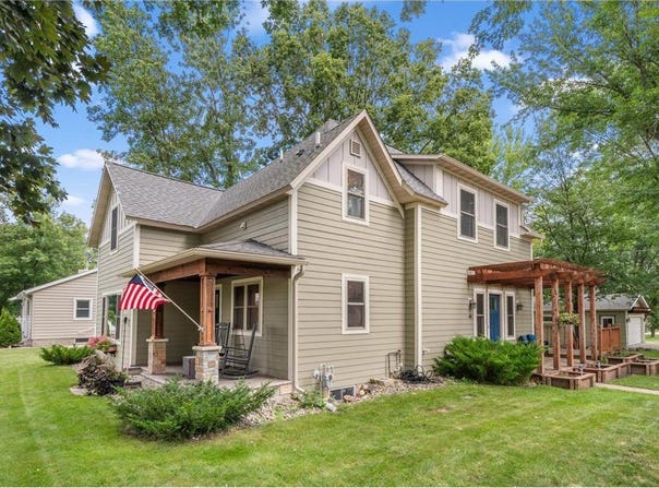 405 Oak Avenue N, Annandale, MN 55302