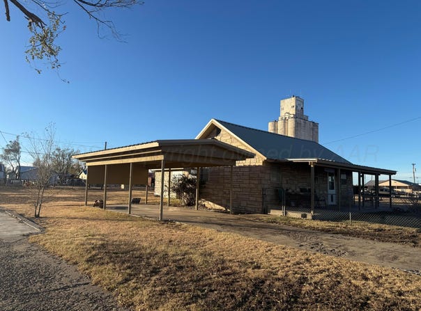 204 Ave L, Sunray, TX 79086