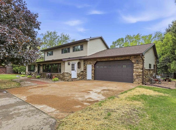 N321 STONEY BROOK Road, APPLETON, WI 54915