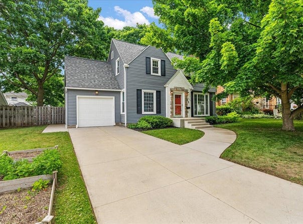 1115 Keneberry Way SE, East Grand Rapids, MI 49506