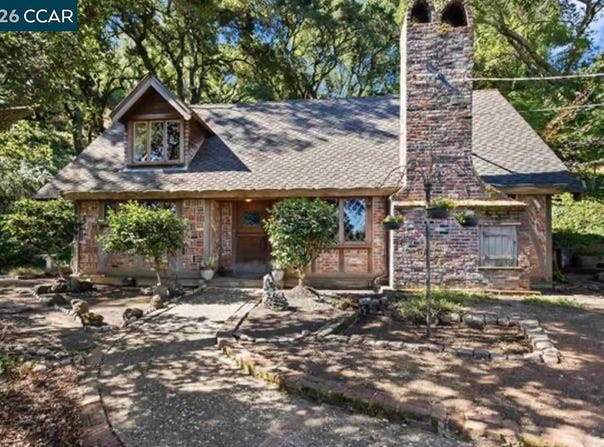 10 El Rincon, Orinda, CA 94563