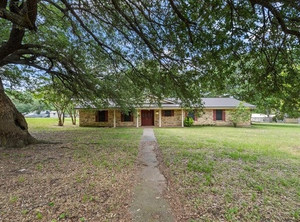 1015 Monte Carlo Drive, Grand Saline, TX 75140