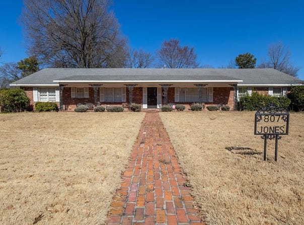 807 W BARTON AVENUE, West Memphis, AR 72301