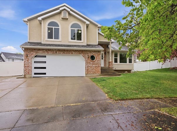 7975 S SHOWCASE Ln, Sandy, UT 84094